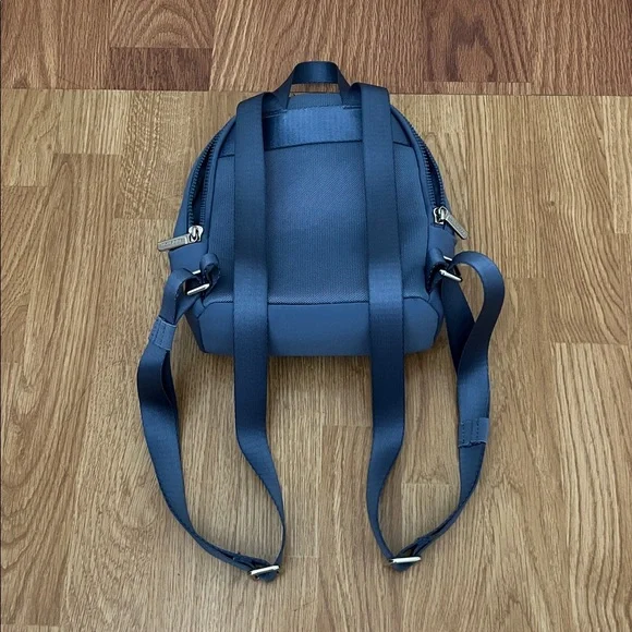 LULULEMON SMALL BACKPACK - Picture 2 of 7